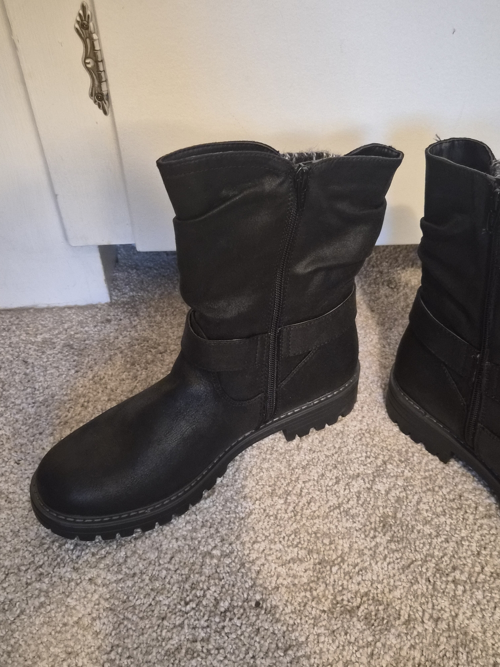 Cliffs WHITE MOUNTAIN Black Women's Mid-Calf Buckle Boots with Knit Detail Sz 10 - Picture 2 of 3